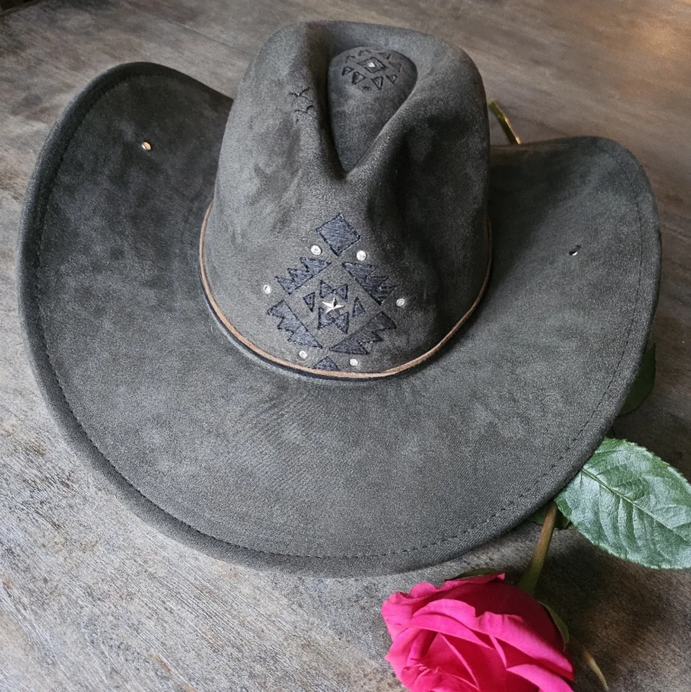 NWT Olive green hand burned cattleman's suede cowboy hat